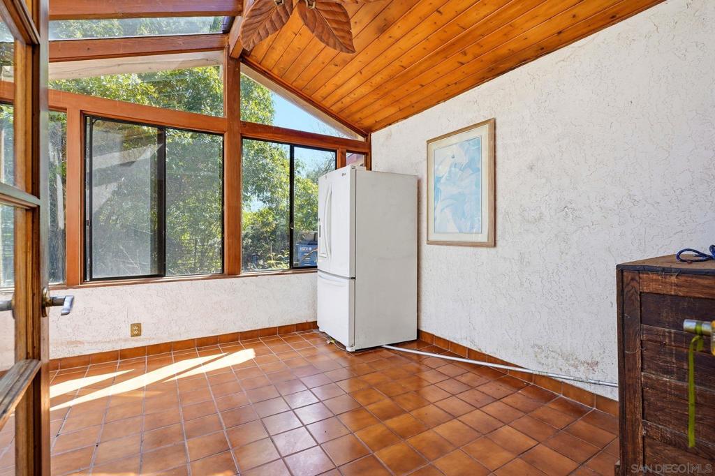 5747 Pray St, Bonita, CA 91902