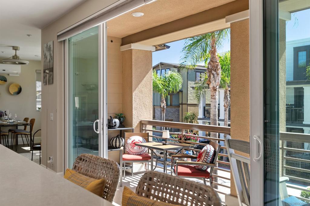 810 Santa Barbara Pl, San Diego, CA 92109