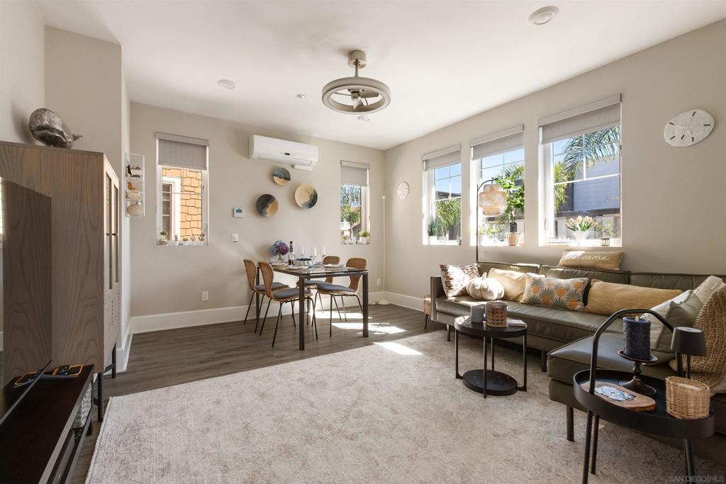 810 Santa Barbara Pl, San Diego, CA 92109
