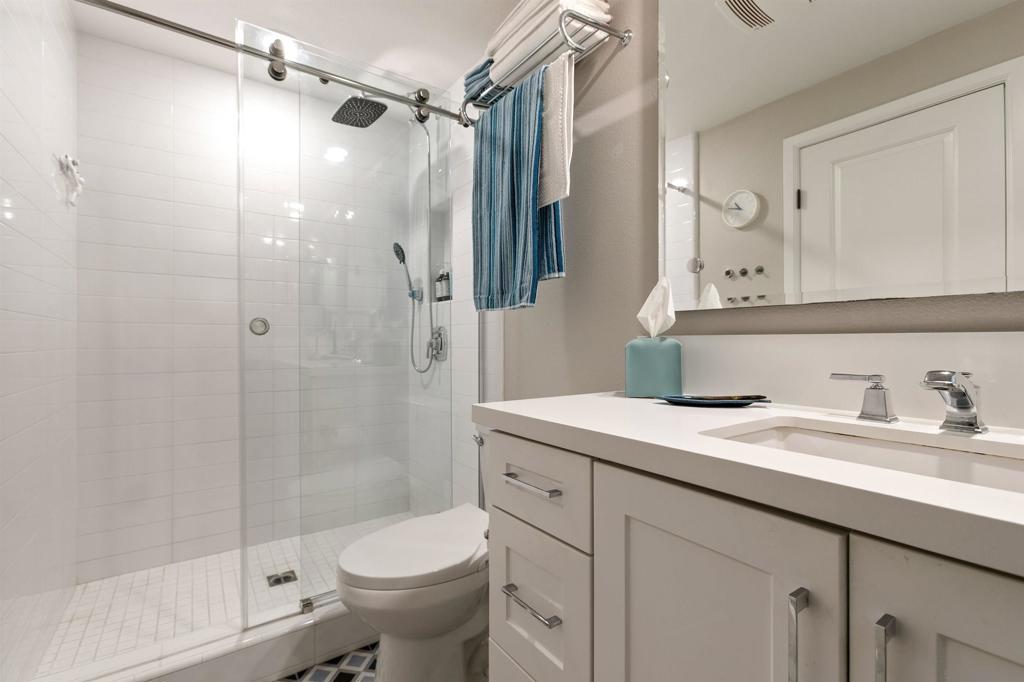 810 Santa Barbara Pl, San Diego, CA 92109