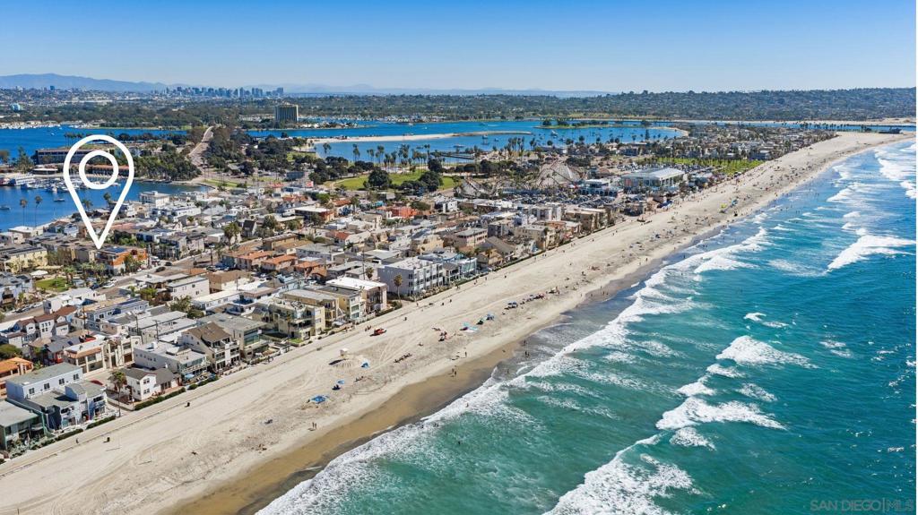 810 Santa Barbara Pl, San Diego, CA 92109