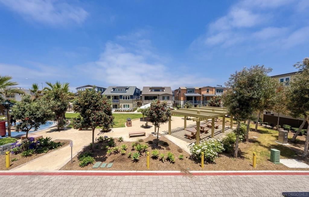 810 Santa Barbara Pl, San Diego, CA 92109