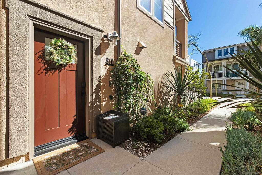 810 Santa Barbara Pl, San Diego, CA 92109