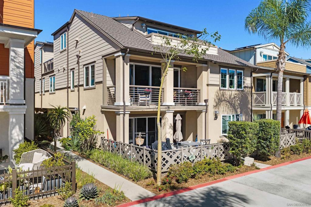 810 Santa Barbara Pl, San Diego, CA 92109 810 Santa Barbara Pl, San Diego, CA 92109