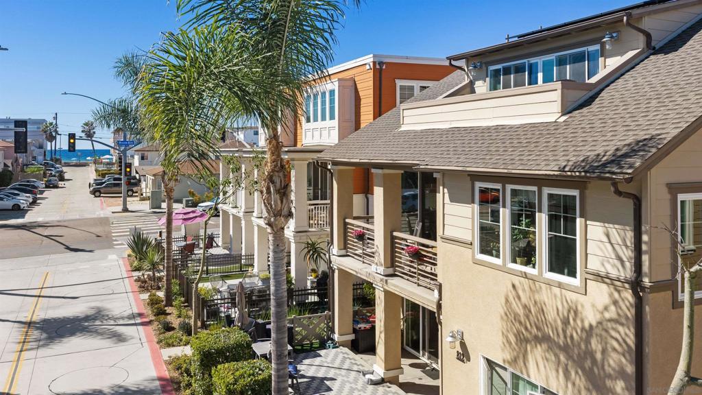 810 Santa Barbara Pl, San Diego, CA 92109