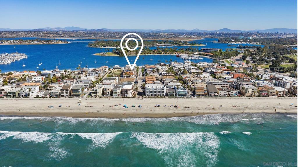 810 Santa Barbara Pl, San Diego, CA 92109