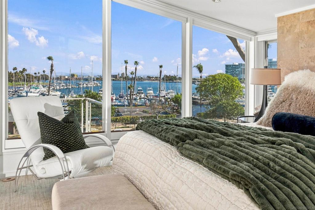 1528 Glorietta Blvd, Coronado, CA 92118
