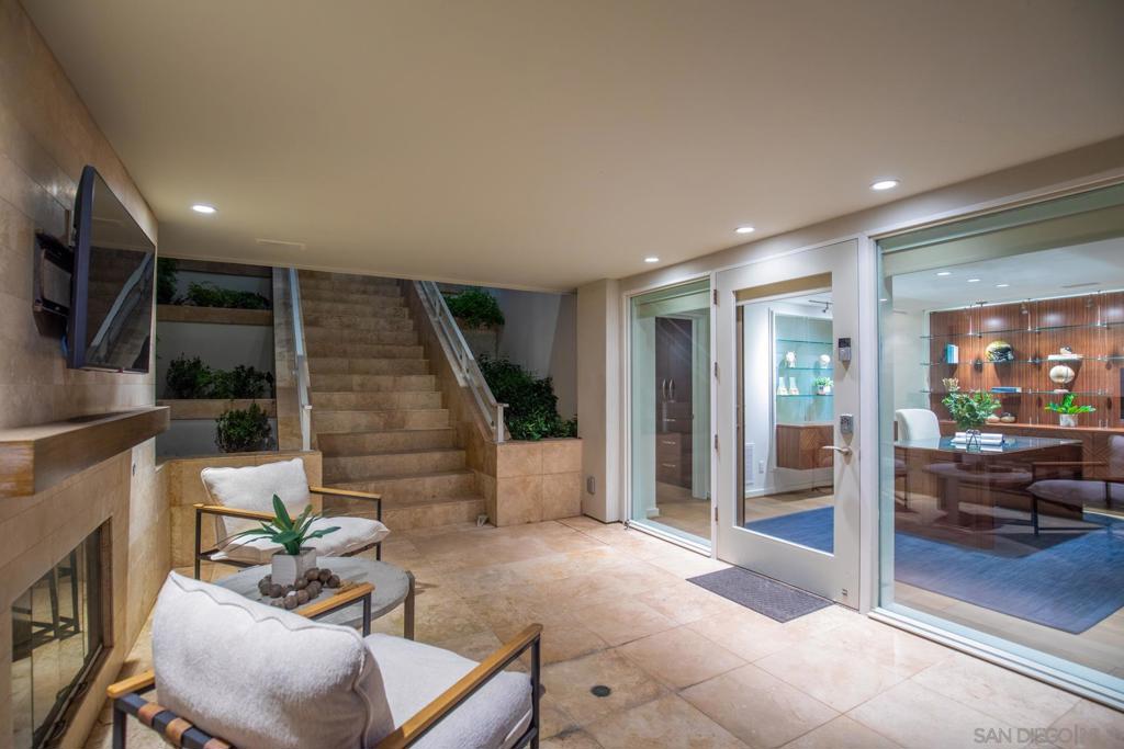 1528 Glorietta Blvd, Coronado, CA 92118