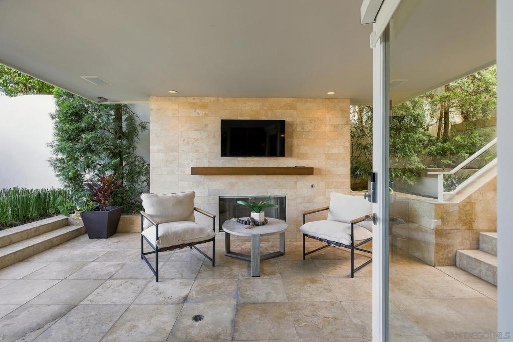 1528 Glorietta Blvd, Coronado, CA 92118