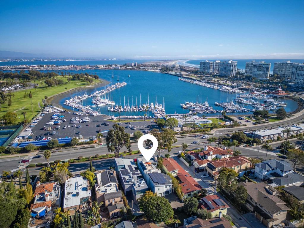 1528 Glorietta Blvd, Coronado, CA 92118