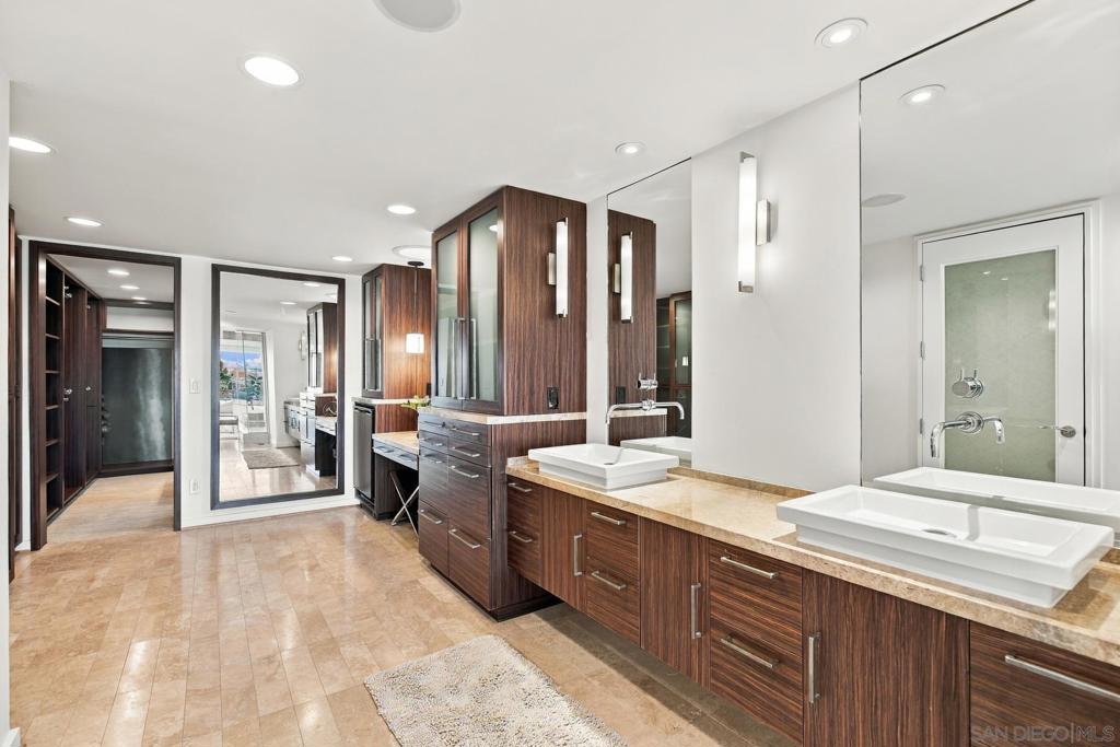 1528 Glorietta Blvd, Coronado, CA 92118