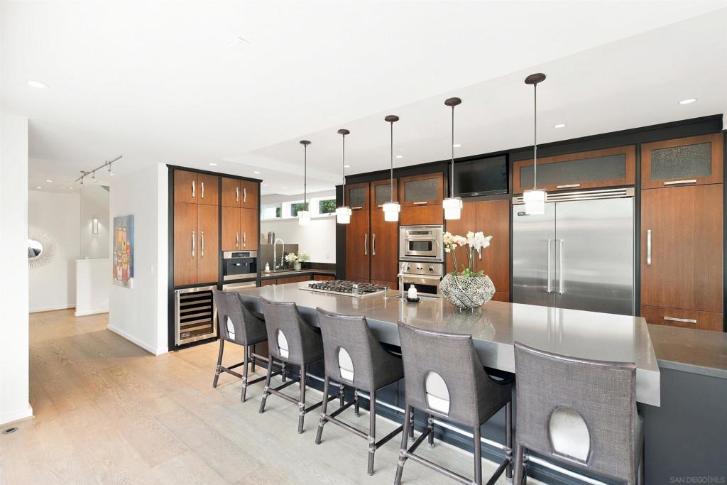1528 Glorietta Blvd, Coronado, CA 92118