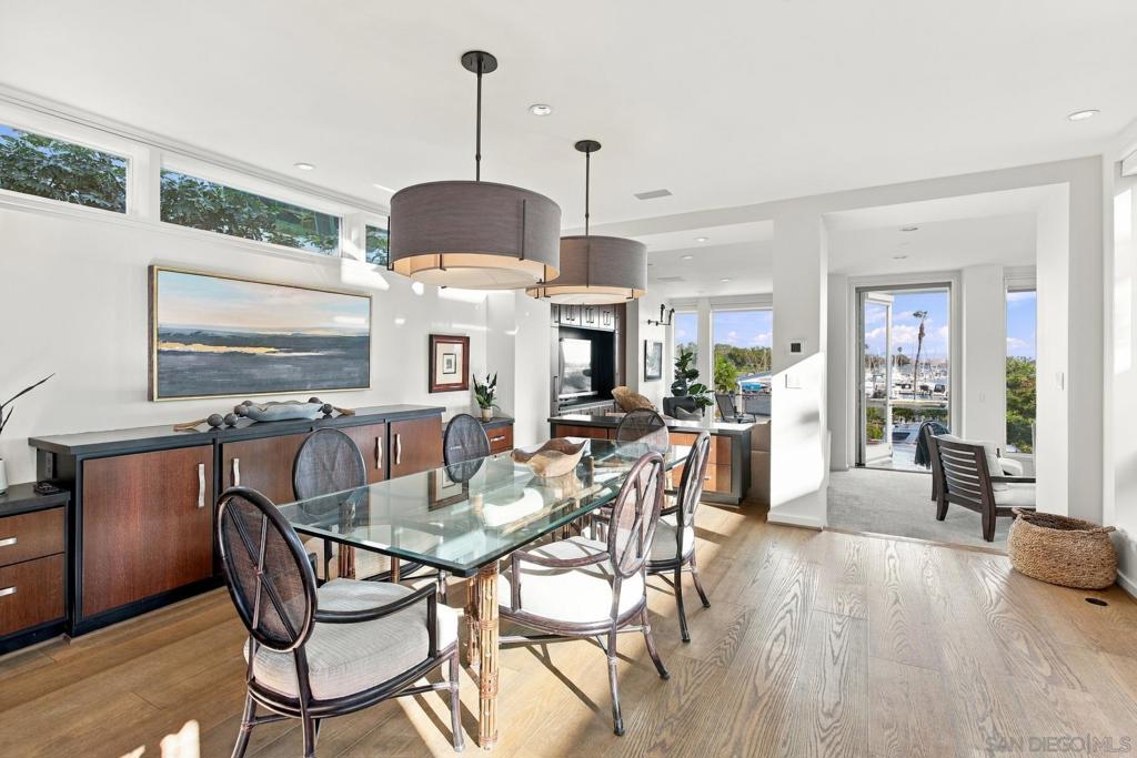 1528 Glorietta Blvd, Coronado, CA 92118