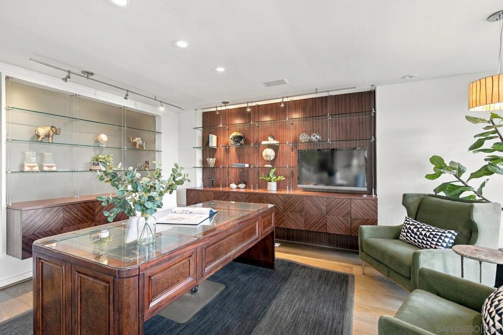 1528 Glorietta Blvd, Coronado, CA 92118