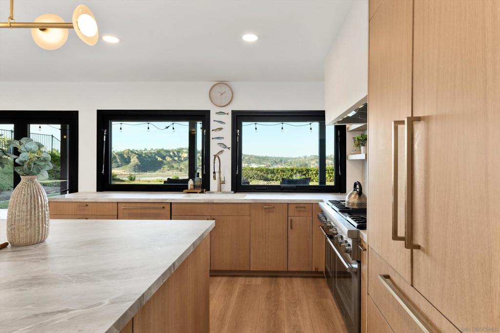627 Santa Rosita, Solana Beach, CA 92075