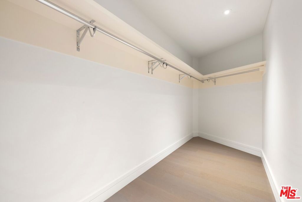 211 W Elm Court, #16B, Los Angeles, CA 90067