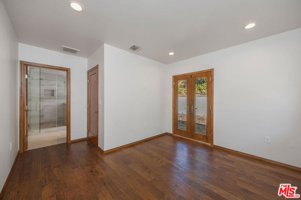 3058 Hollycrest Place, Los Angeles, CA 90068