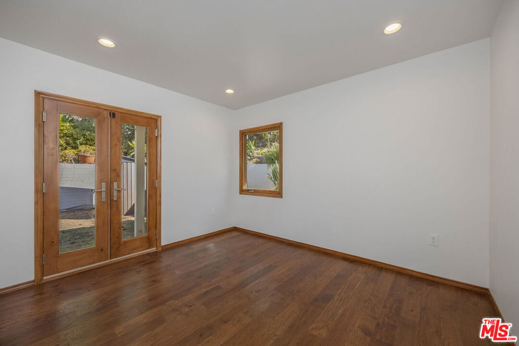 3058 Hollycrest Place, Los Angeles, CA 90068