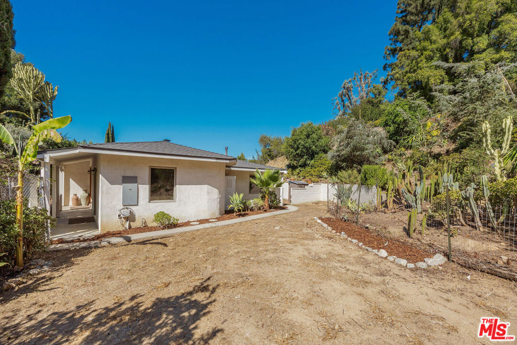 3058 Hollycrest Place, Los Angeles, CA 90068