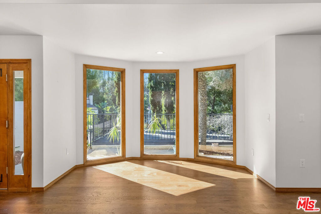 3058 Hollycrest Place, Los Angeles, CA 90068