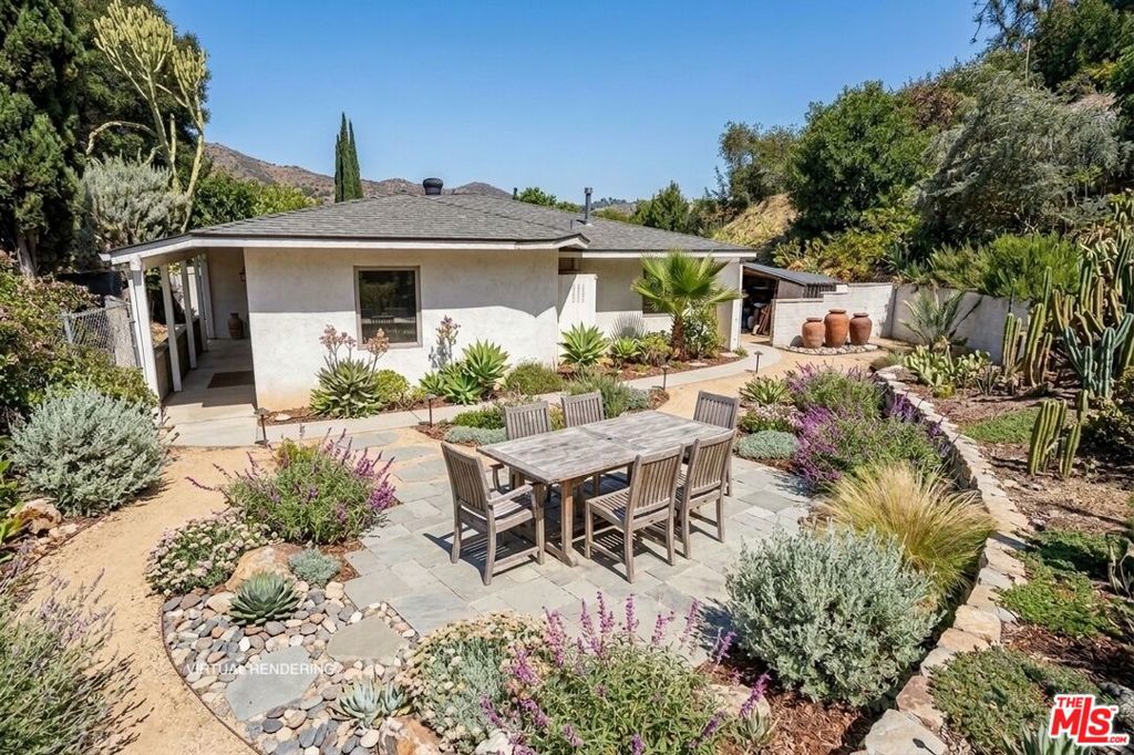 3058 Hollycrest Place, Los Angeles, CA 90068