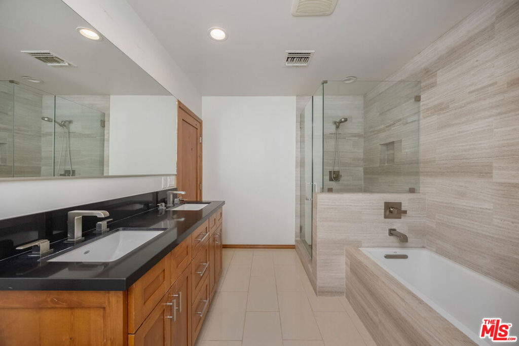 3058 Hollycrest Place, Los Angeles, CA 90068