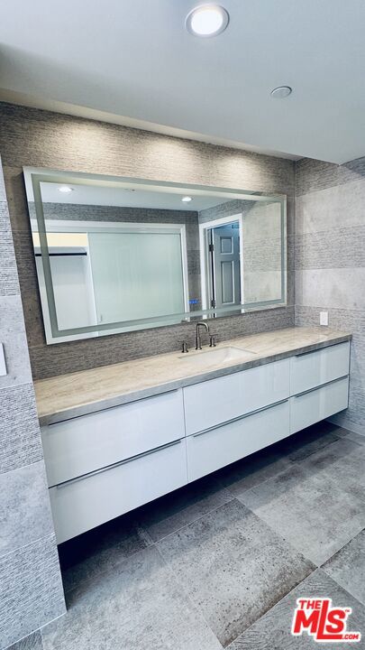 10724 Wilshire Boulevard, #1008, Los Angeles, CA 90024