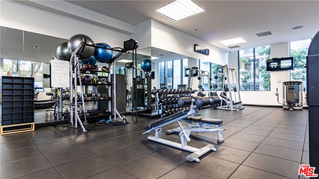 10724 Wilshire Boulevard, #1008, Los Angeles, CA 90024