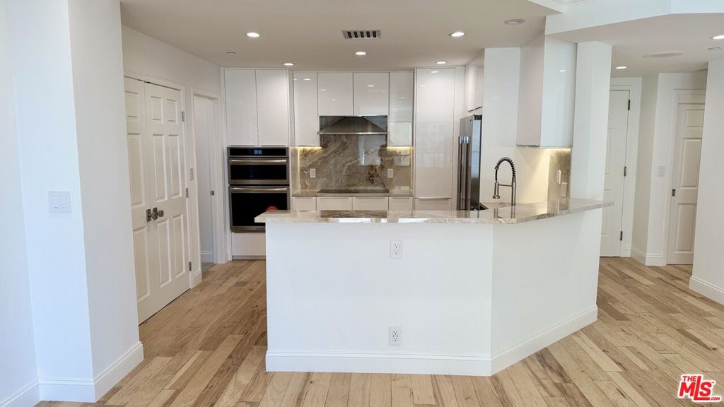 10724 Wilshire Boulevard, #1008, Los Angeles, CA 90024