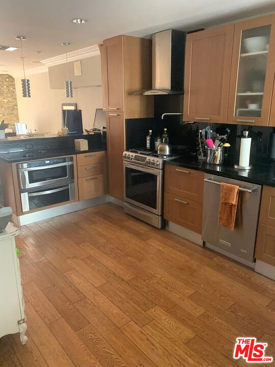 11630 Chenault Street, Los Angeles, CA 90049