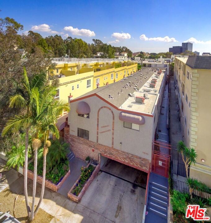 11630 Chenault Street, Los Angeles, CA 90049 11630 Chenault Street, Los Angeles, CA 90049