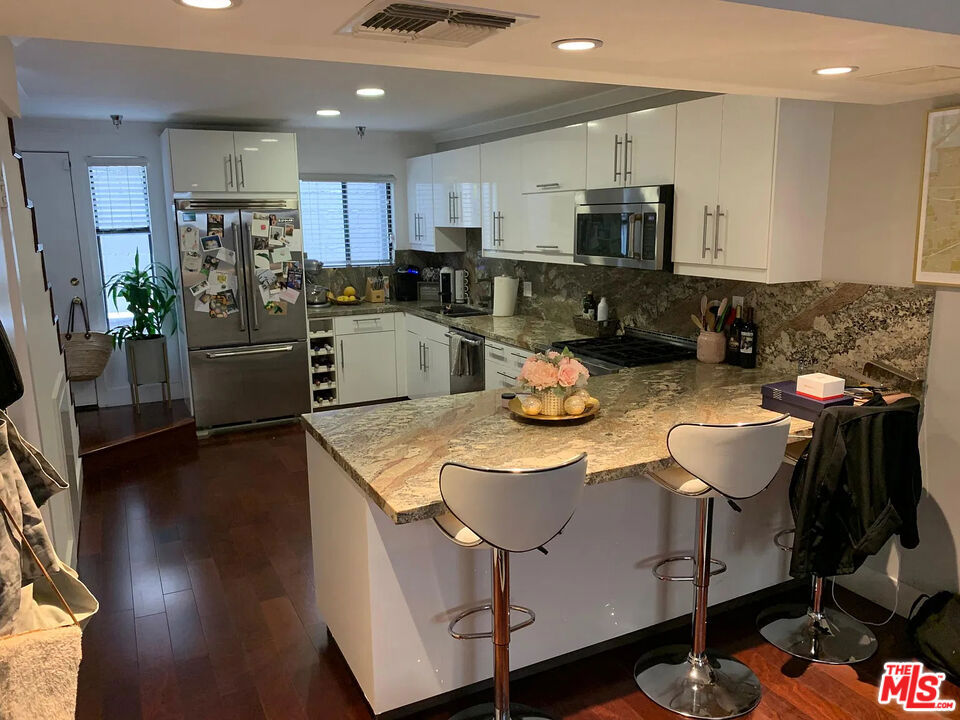11630 Chenault Street, Los Angeles, CA 90049