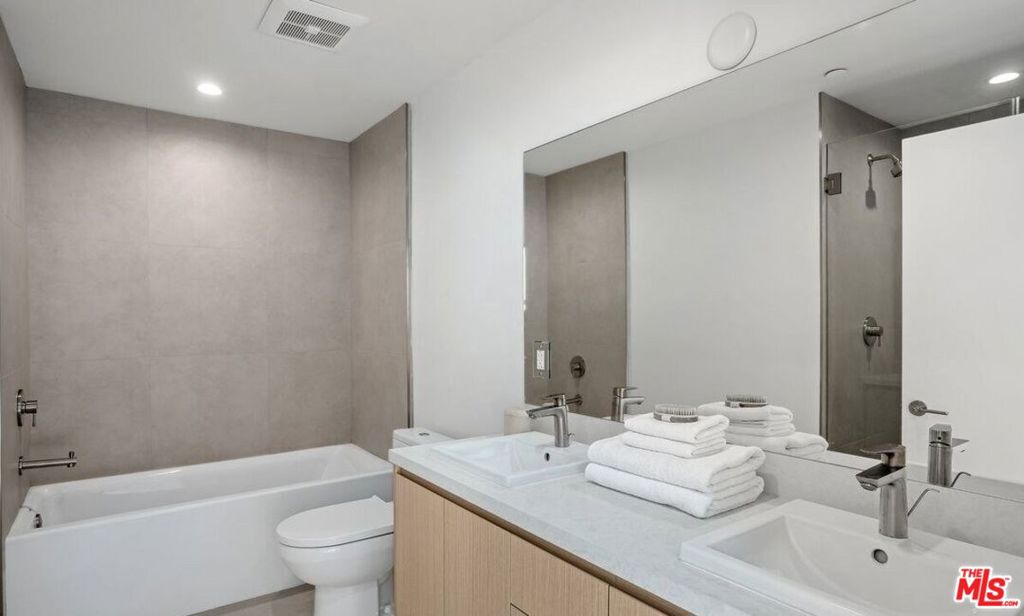 3808 College Avenue, Culver City, CA 90232 3808 College Avenue, Culver City, CA 90232