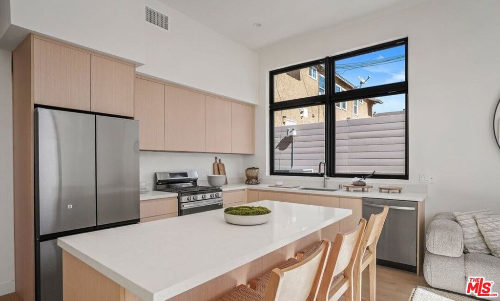 3808 College Avenue, Culver City, CA 90232