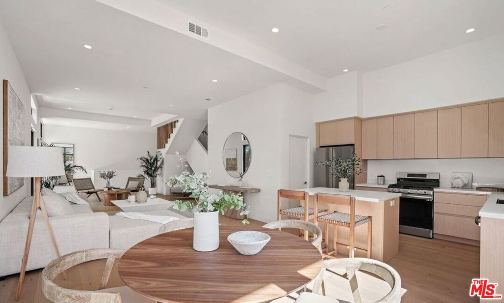 3808 College Avenue, Culver City, CA 90232 3808 College Avenue, Culver City, CA 90232