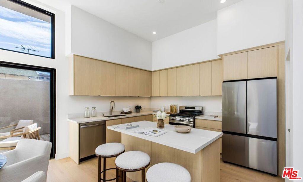 3808 College Avenue, Culver City, CA 90232