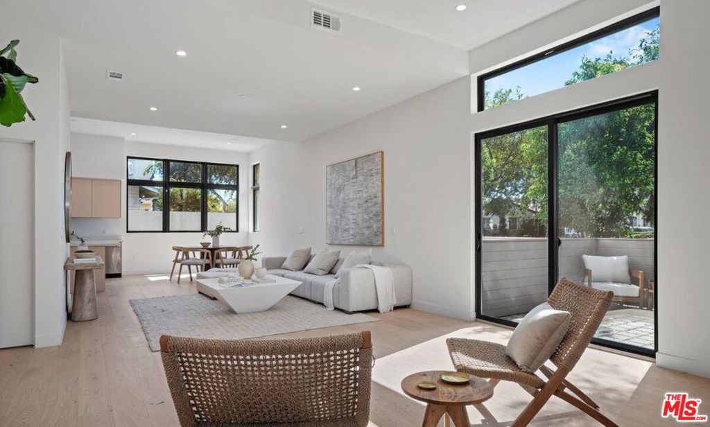 3808 College Avenue, Culver City, CA 90232 3808 College Avenue, Culver City, CA 90232