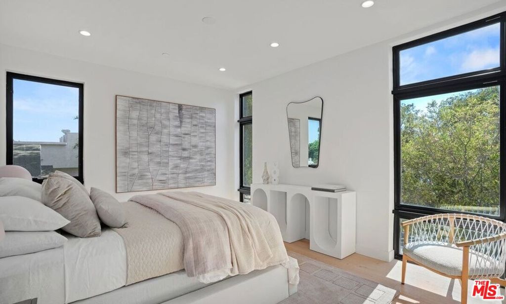 3808 College Avenue, Culver City, CA 90232 3808 College Avenue, Culver City, CA 90232
