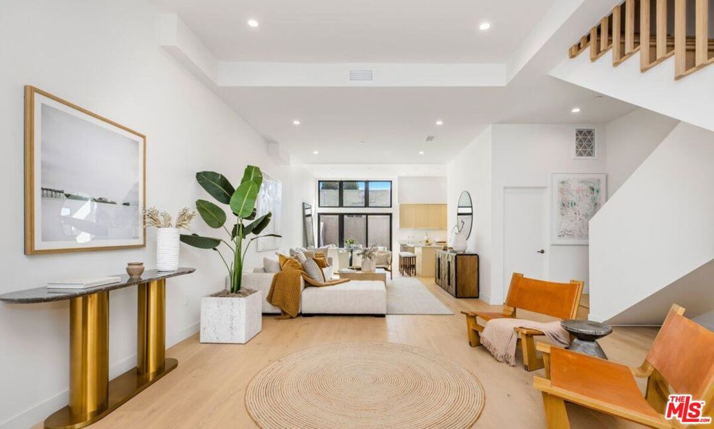 3808 College Avenue, Culver City, CA 90232