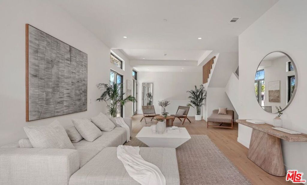 3808 College Avenue, Culver City, CA 90232 3808 College Avenue, Culver City, CA 90232