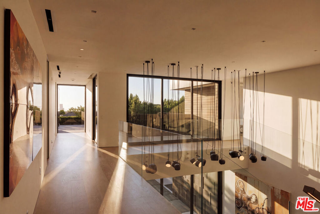 1140 Summit Drive, Beverly Hills, CA 90210