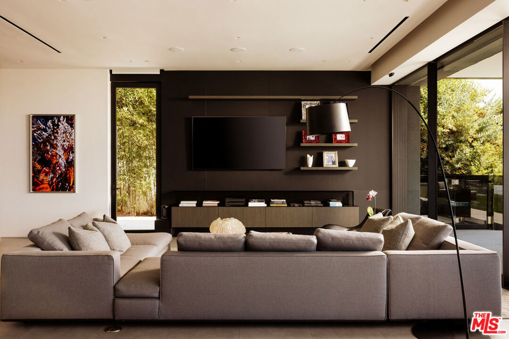 1140 Summit Drive, Beverly Hills, CA 90210