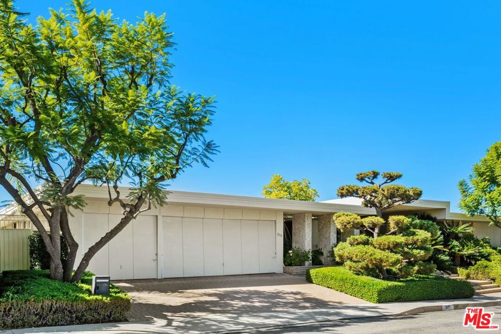 3031 Elvido Drive, Los Angeles, CA 90049