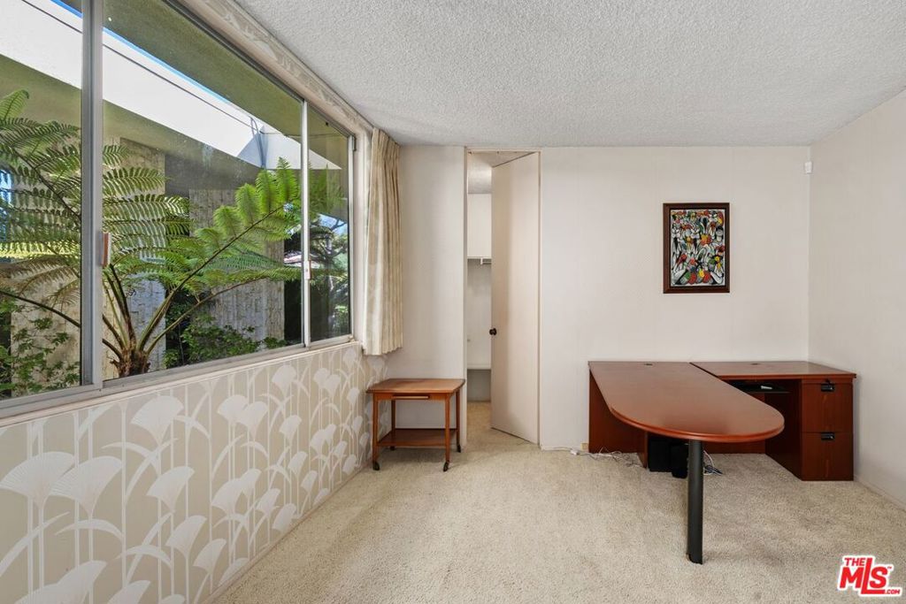 3031 Elvido Drive, Los Angeles, CA 90049