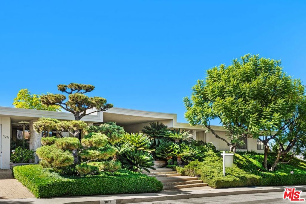 3031 Elvido Drive, Los Angeles, CA 90049