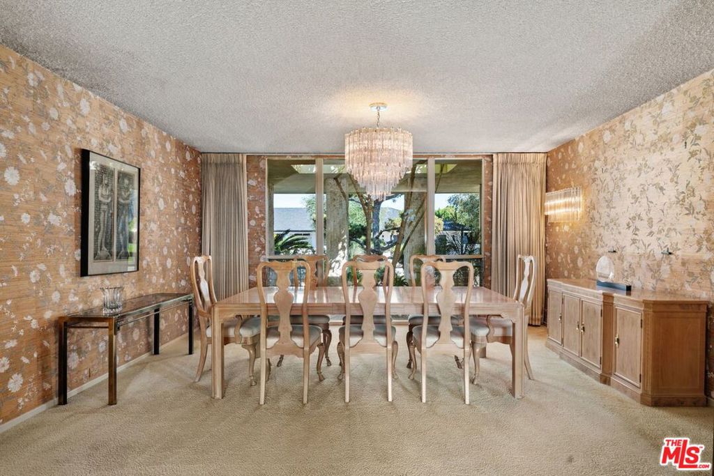 3031 Elvido Drive, Los Angeles, CA 90049