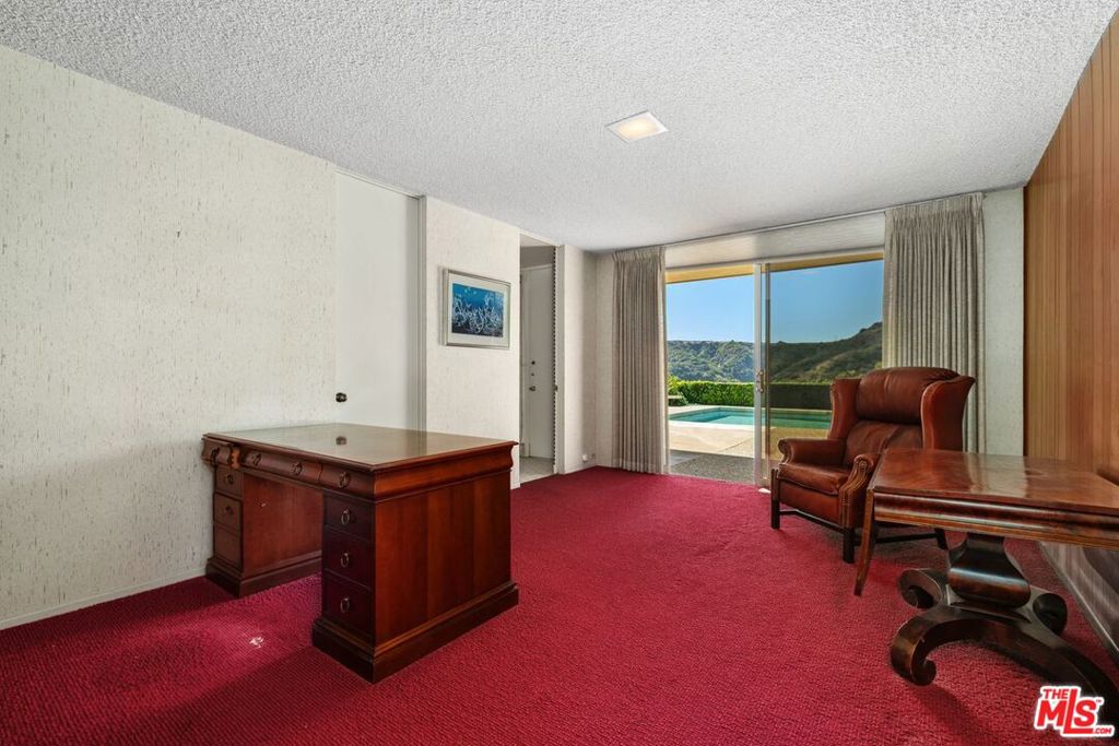 3031 Elvido Drive, Los Angeles, CA 90049