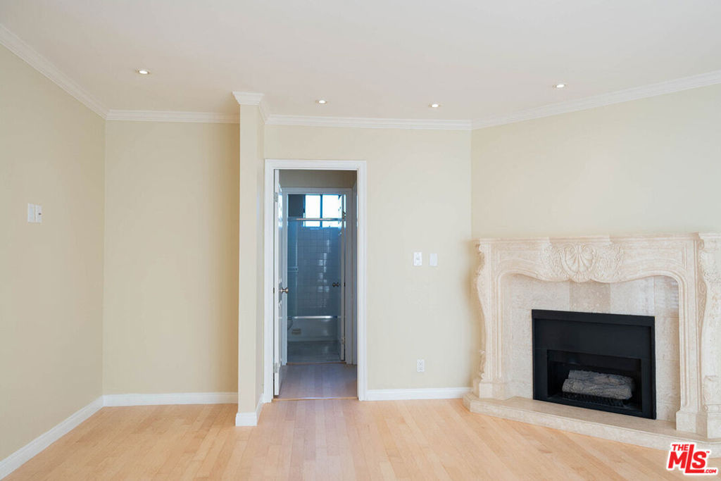 837 N West Knoll Drive, #319, West Hollywood, CA 90069