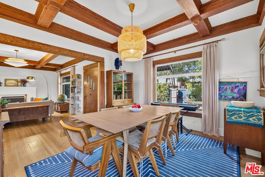 4412 Melbourne Avenue, Los Angeles, CA 90027