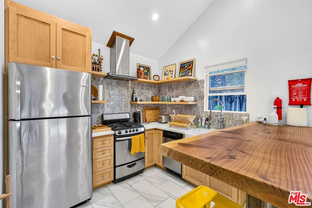 4412 Melbourne Avenue, Los Angeles, CA 90027